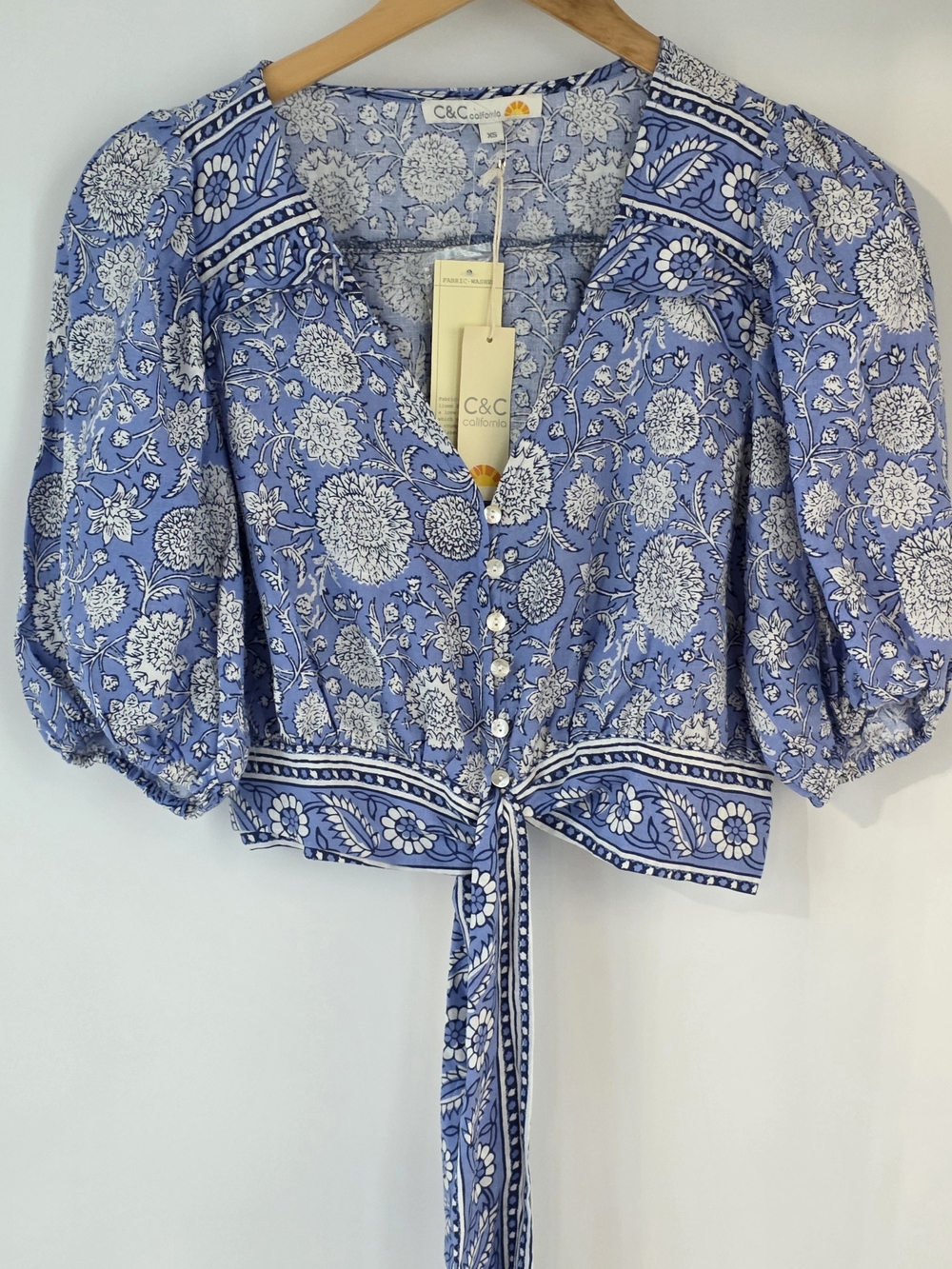 C&C California Light Blue White Floral Tie-Front Puff Sleeve Crop Top Size XSmal